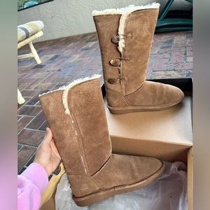 Bearpaw suede fur lined boots size tan great condition